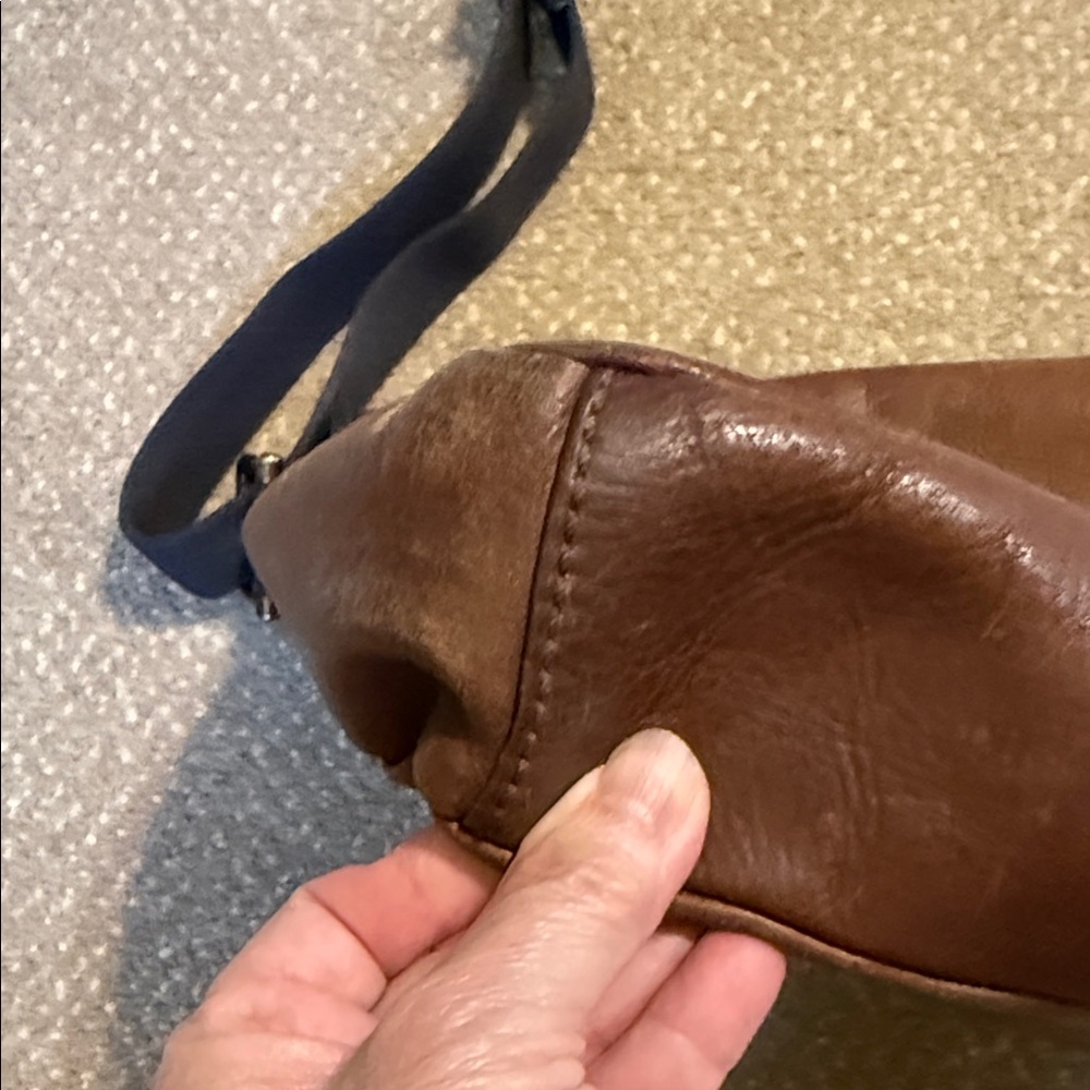 Fossil Brown Leather Vintage Messenger Bag with Dark Trim - Picture 16 of 16